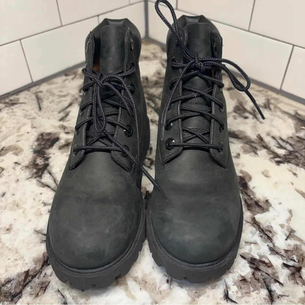Black timberlands size 3.5